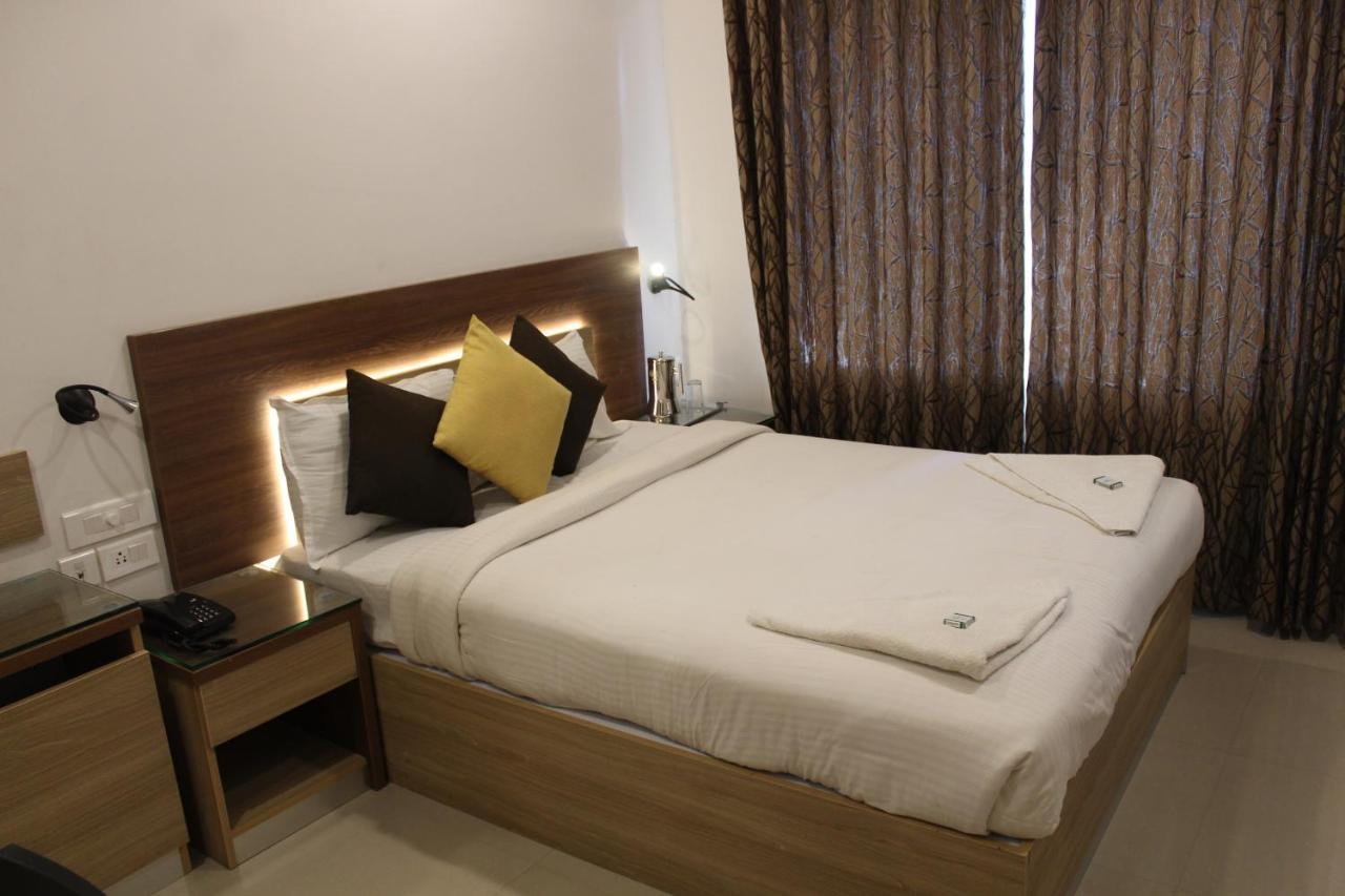 Hotel Venkateswara Thiruvananthapuram Zewnętrze zdjęcie