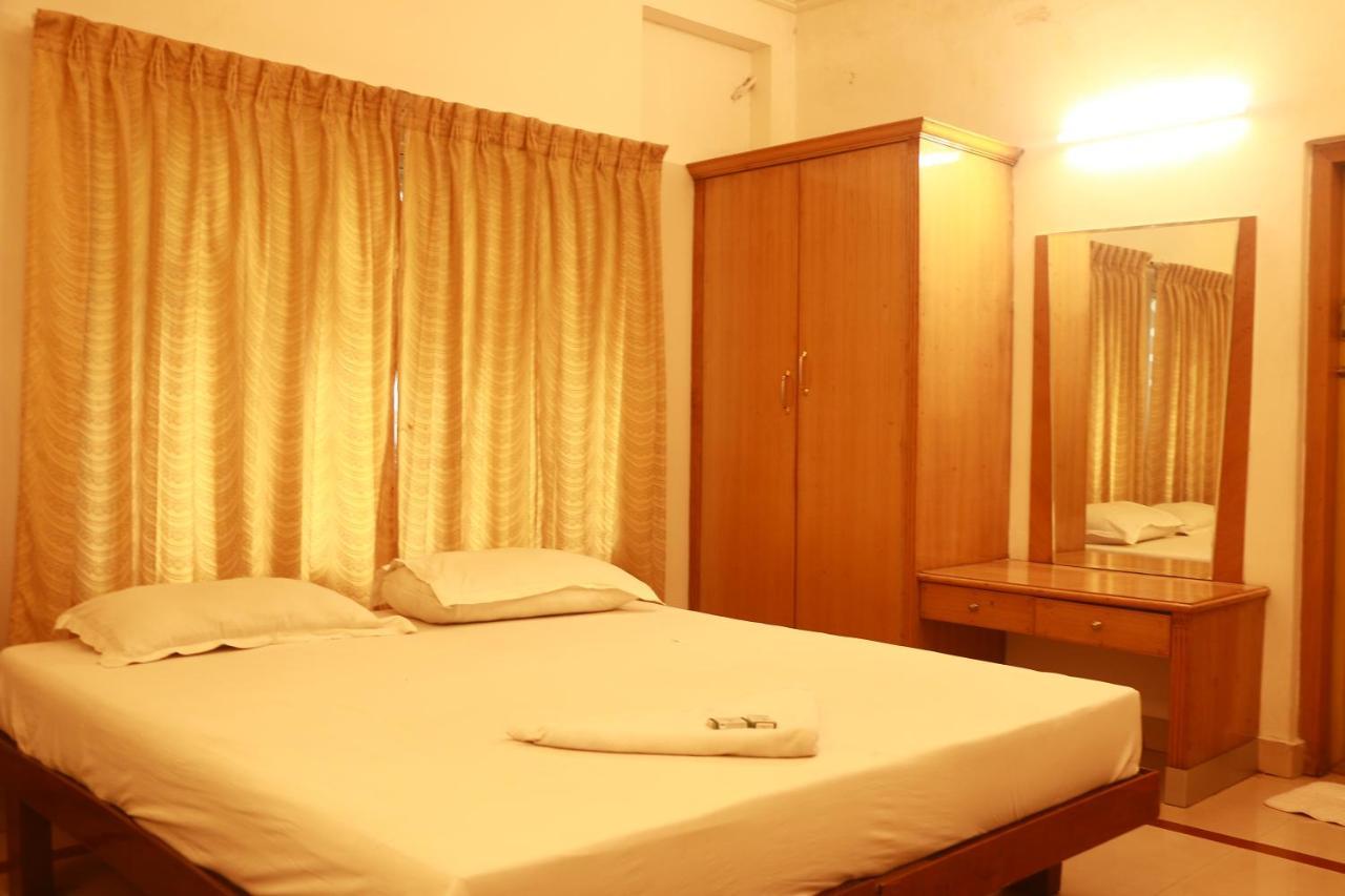 Hotel Venkateswara Thiruvananthapuram Zewnętrze zdjęcie