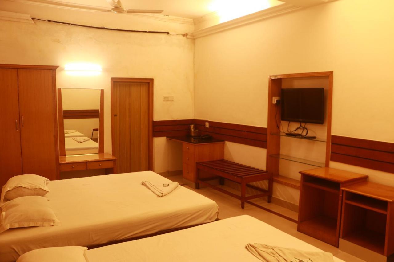 Hotel Venkateswara Thiruvananthapuram Zewnętrze zdjęcie